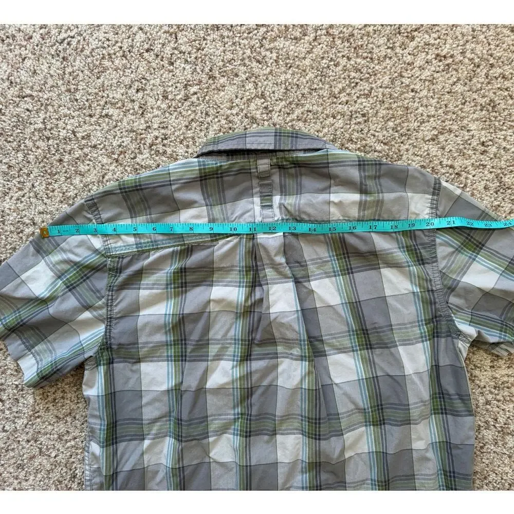 The North Face Mens shirt, size medium. Lightweight, Tan & Green Plaid Design